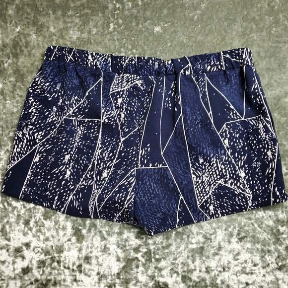 Mossimo Flowy Abstract Pattern Shorts - Picture 8 of 8